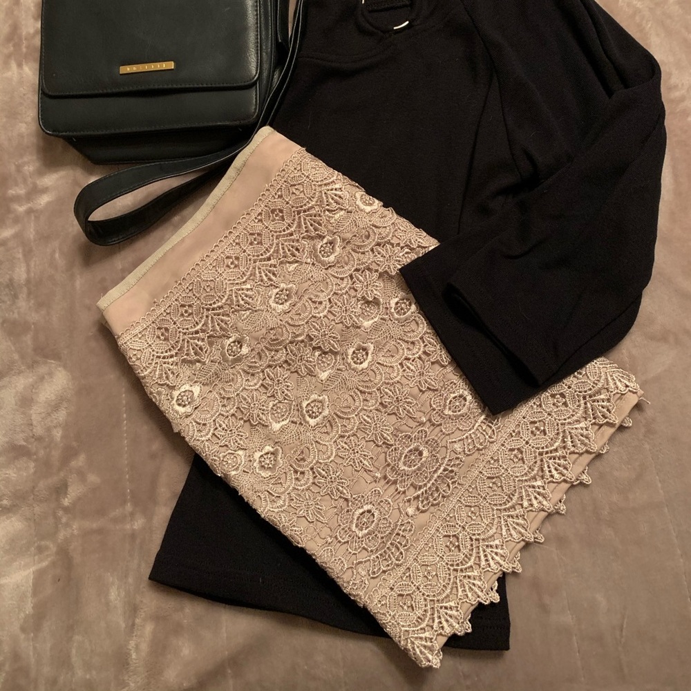 🔥❗️DONATING THIS WEEKEND ❗️🔥 Gold Lace Layered Skirt by Sans Souci